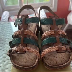 Spring Step Shoes L'Artiste
Delila Sandals Women's Leather
Adjustable 1" Heel